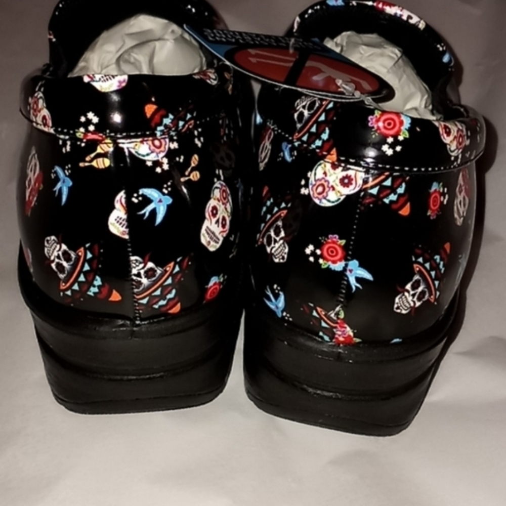 EASY WORKS Leeza Festive Skull Clogs - Picture 14 of 14
